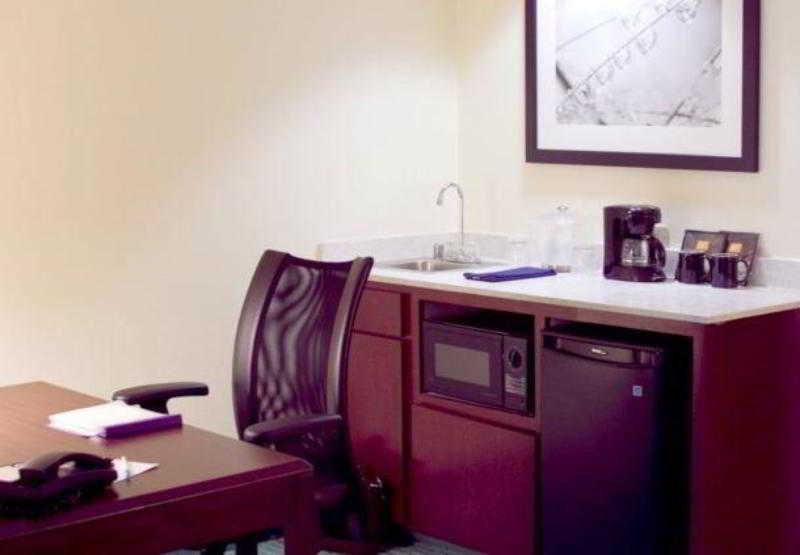 Springhill Suites By Marriott לאוטון מראה חיצוני תמונה